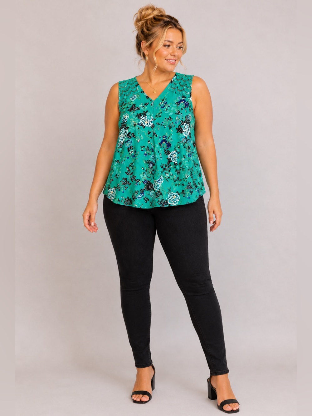NWT Daniel Rainn Sleeveless V-Neck Lace Detail Top Blouse Green Floral Size 2X